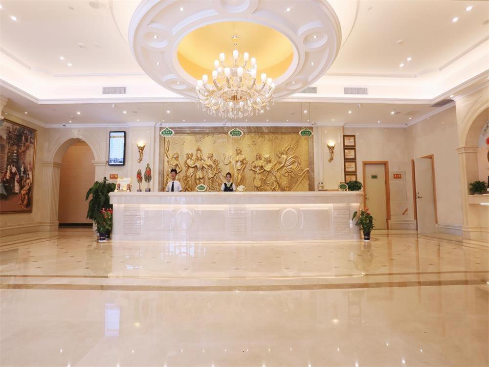 Vienna International Hotel Yantai Changjiang Road Xingyi Square Branch ภายนอก รูปภาพ